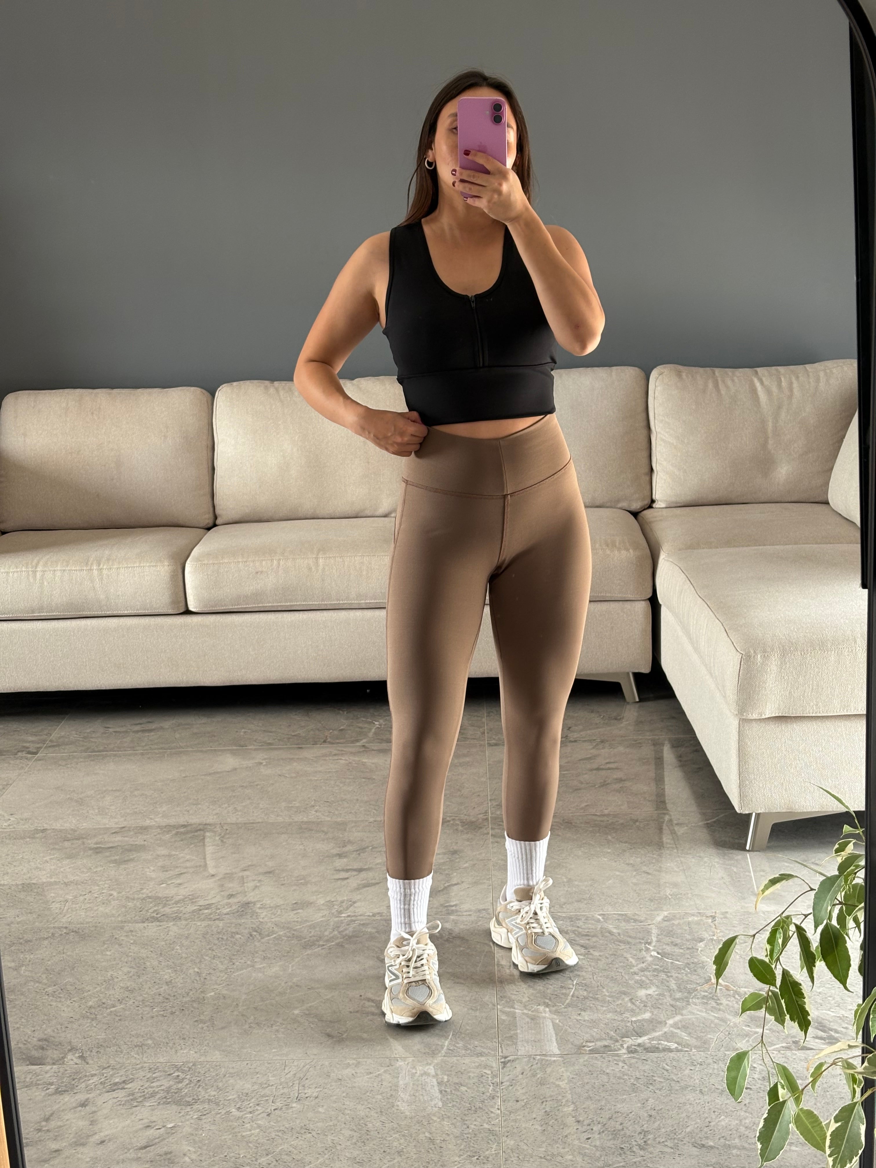 Aura Skinny